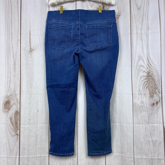 NYDJ Lift Tuck Cropped Jeans Cool Embrace Pull On Stretch Straight Leg Capri 8P - Picture 2 of 15